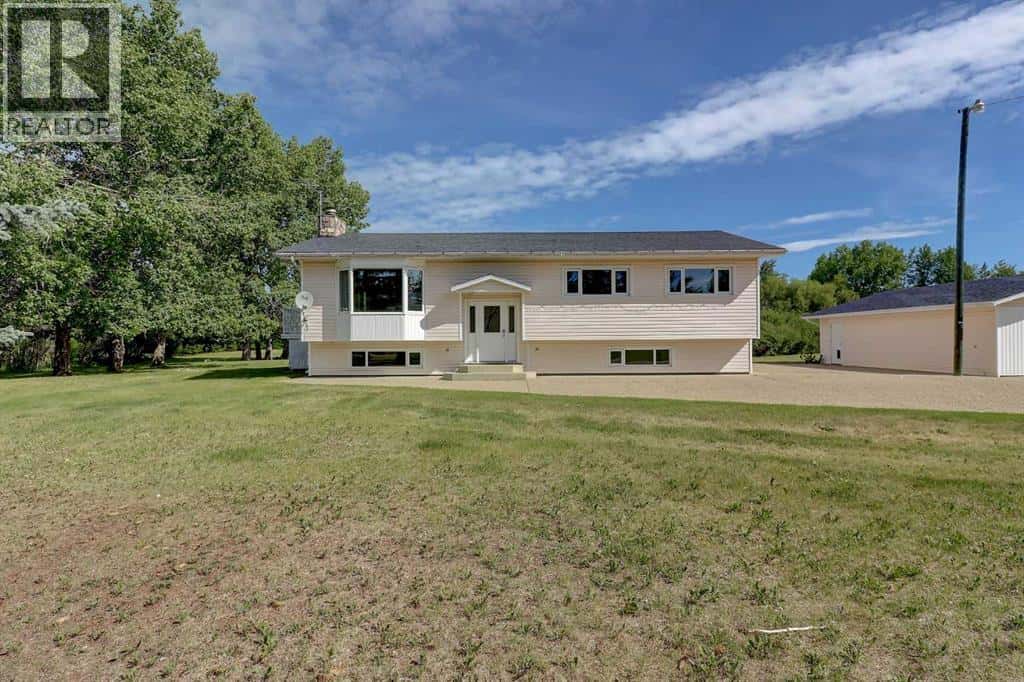 Home in Rural Grande Prairie No. 1, County of