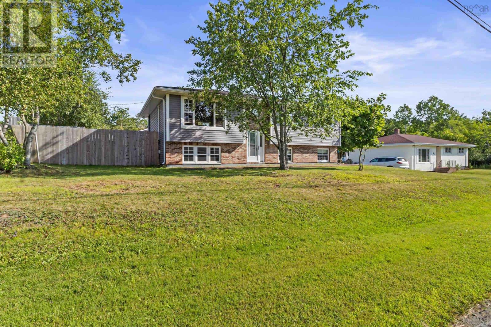 44 St Bernard Street — Stellarton, Nova Scotia - Photo 3 of 50