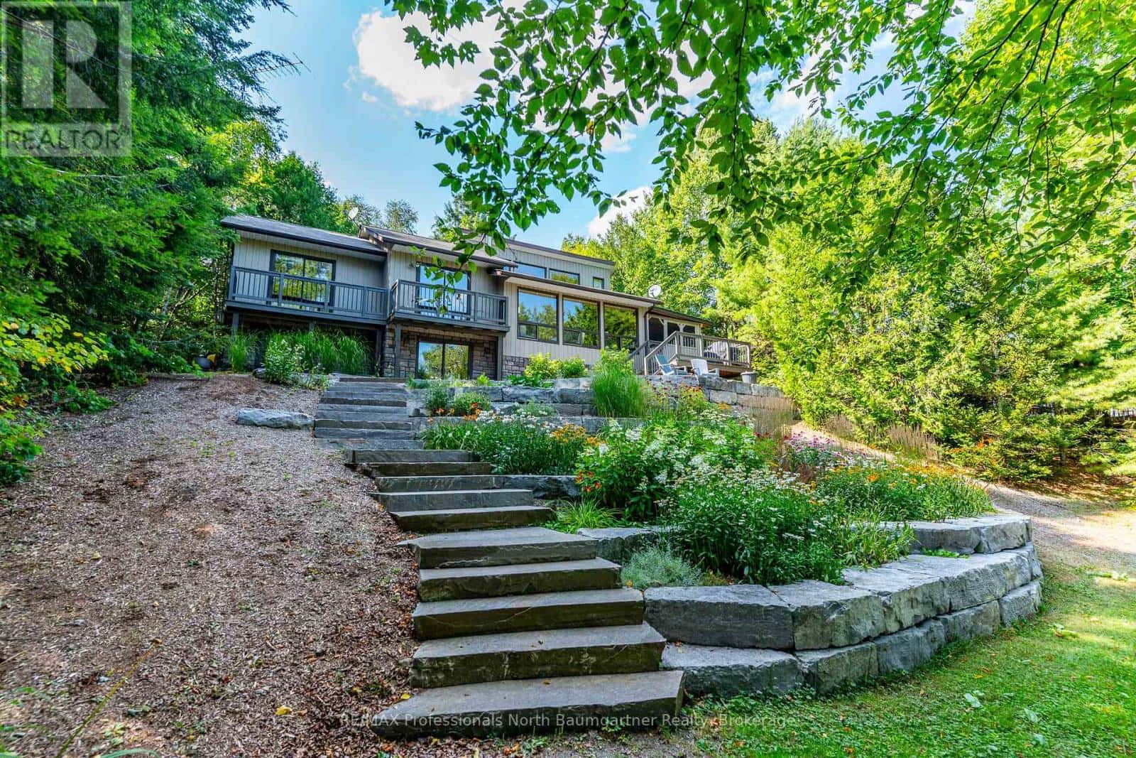 1976 REDKENN ROAD — Dysart et al (Guilford), Ontario - Photo 3 of 50