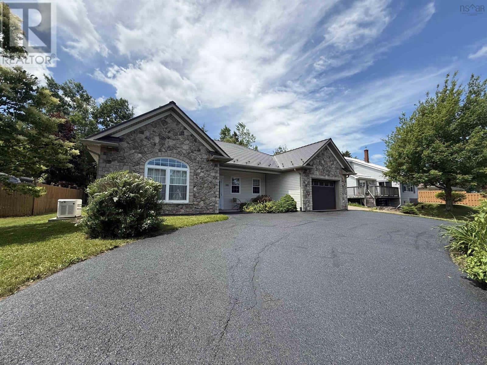 103 Oakwood Drive — Truro Heights, Nova Scotia - Photo 2 of 49