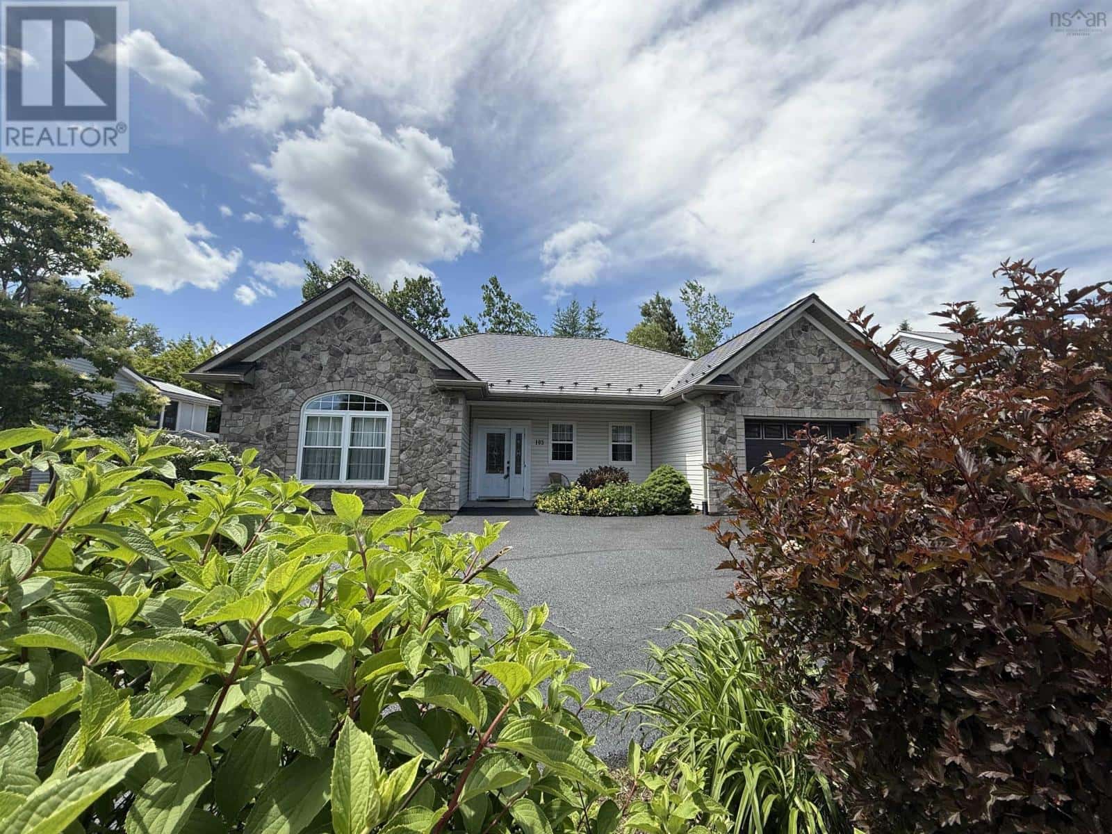 103 Oakwood Drive — Truro Heights, Nova Scotia - Photo 4 of 49