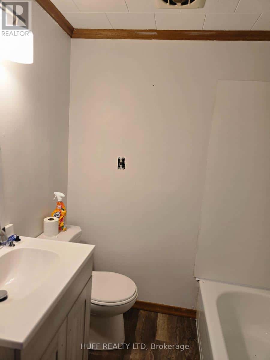 99 FOURTH AVENUE — Englehart, Ontario - Photo 4 of 48