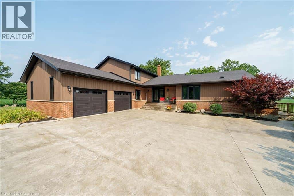 911 INDIANA Road E — Canfield, Ontario - Photo 3 of 50