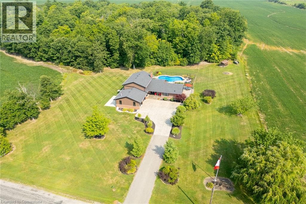 911 INDIANA Road E — Canfield, Ontario - Main photo