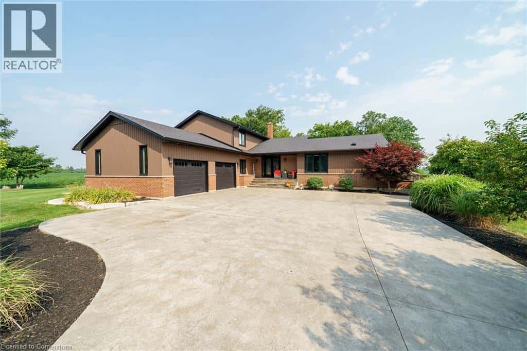 911 INDIANA Road E — Canfield, Ontario - Photo 4 of 50