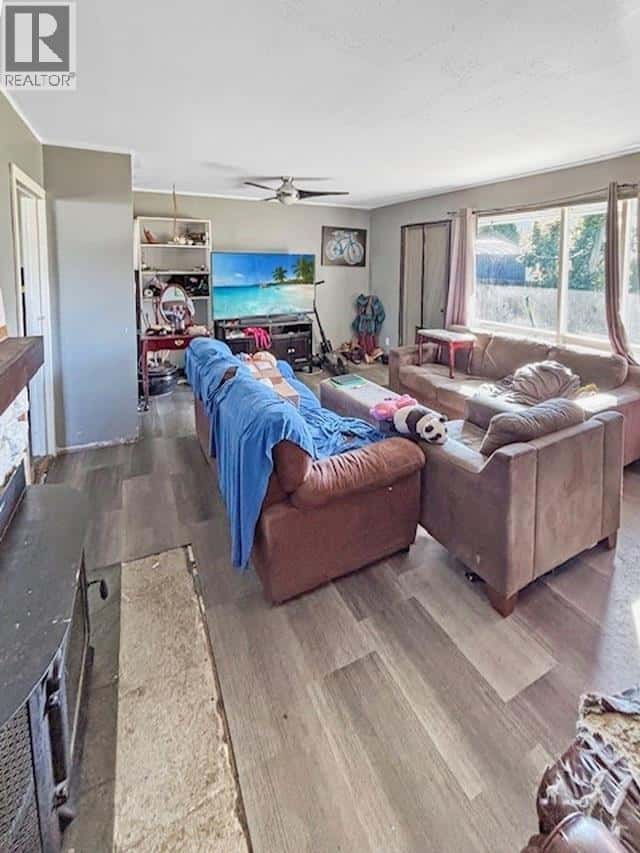 21 KECHIKA STREET — Kitimat, British Columbia - Photo 3 of 7