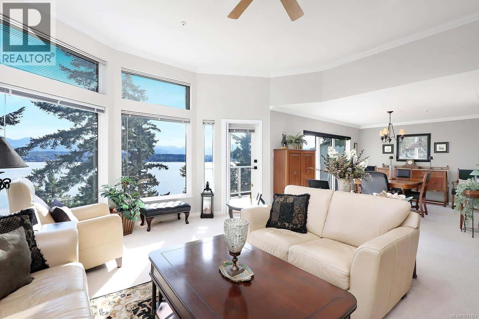 206 2275 Comox Ave — Comox, British Columbia - Photo 3 of 42