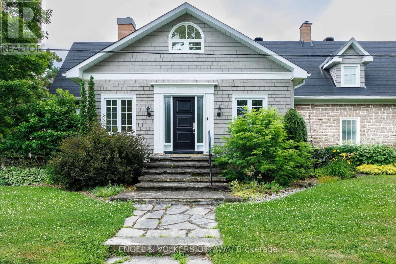 233 STRATHBURN STREET — Mississippi Mills, Ontario - Main photo