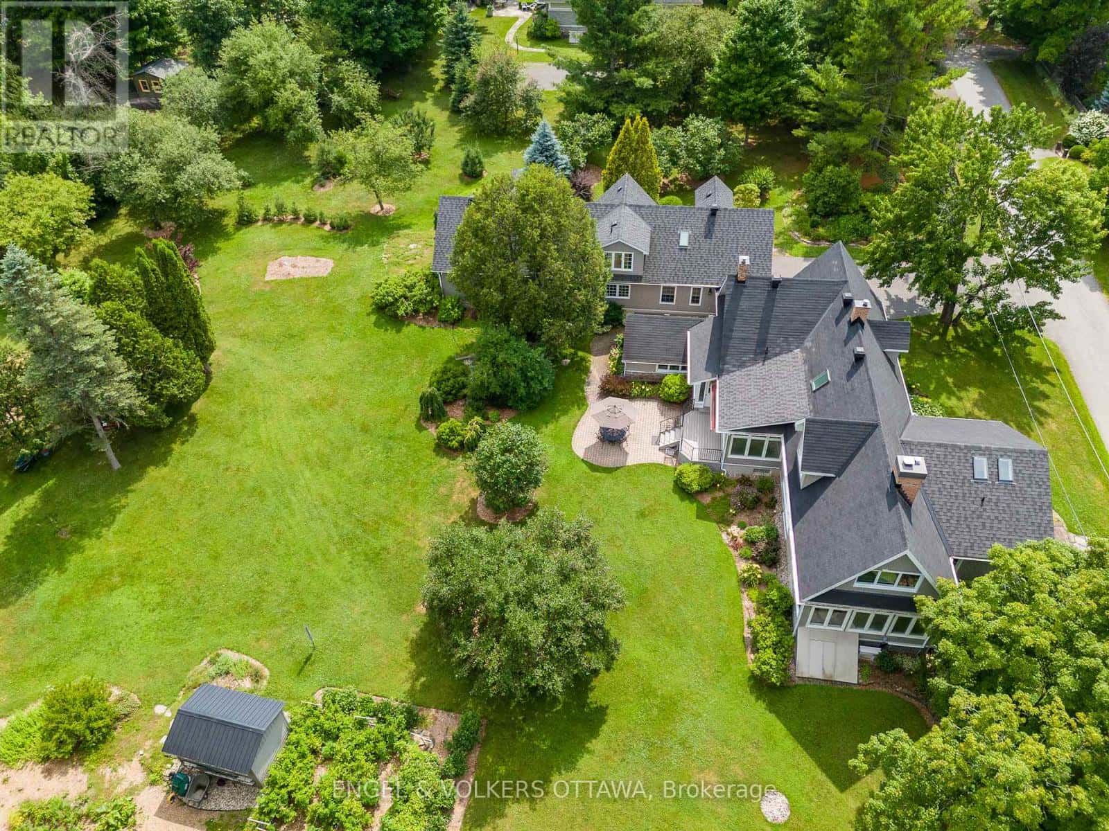 233 STRATHBURN STREET — Mississippi Mills, Ontario - Photo 4 of 50