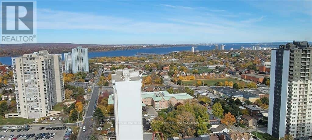 15 Queen Street South 2207