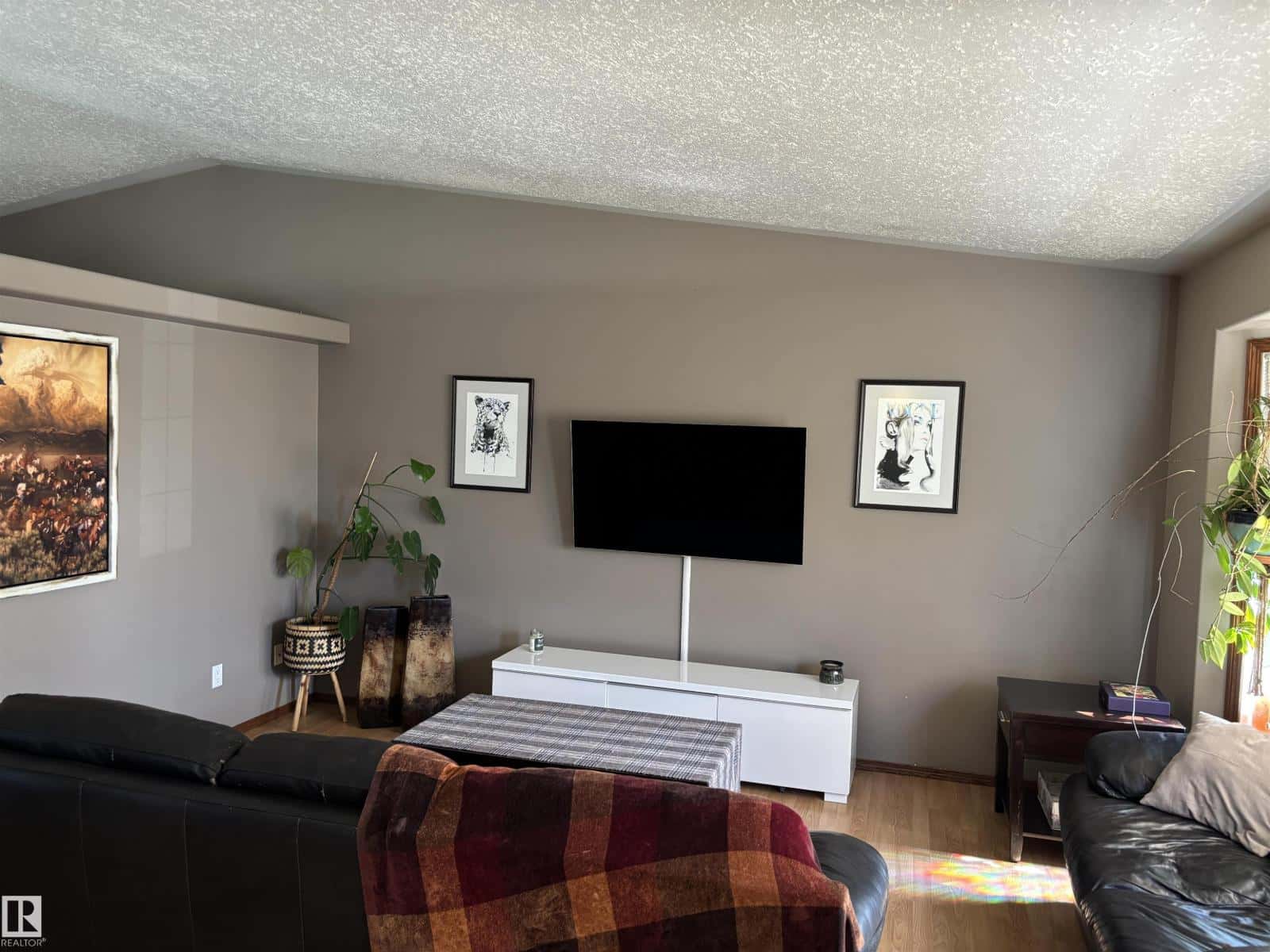 5314 52 AV — Elk Point, Alberta - Photo 5 of 34