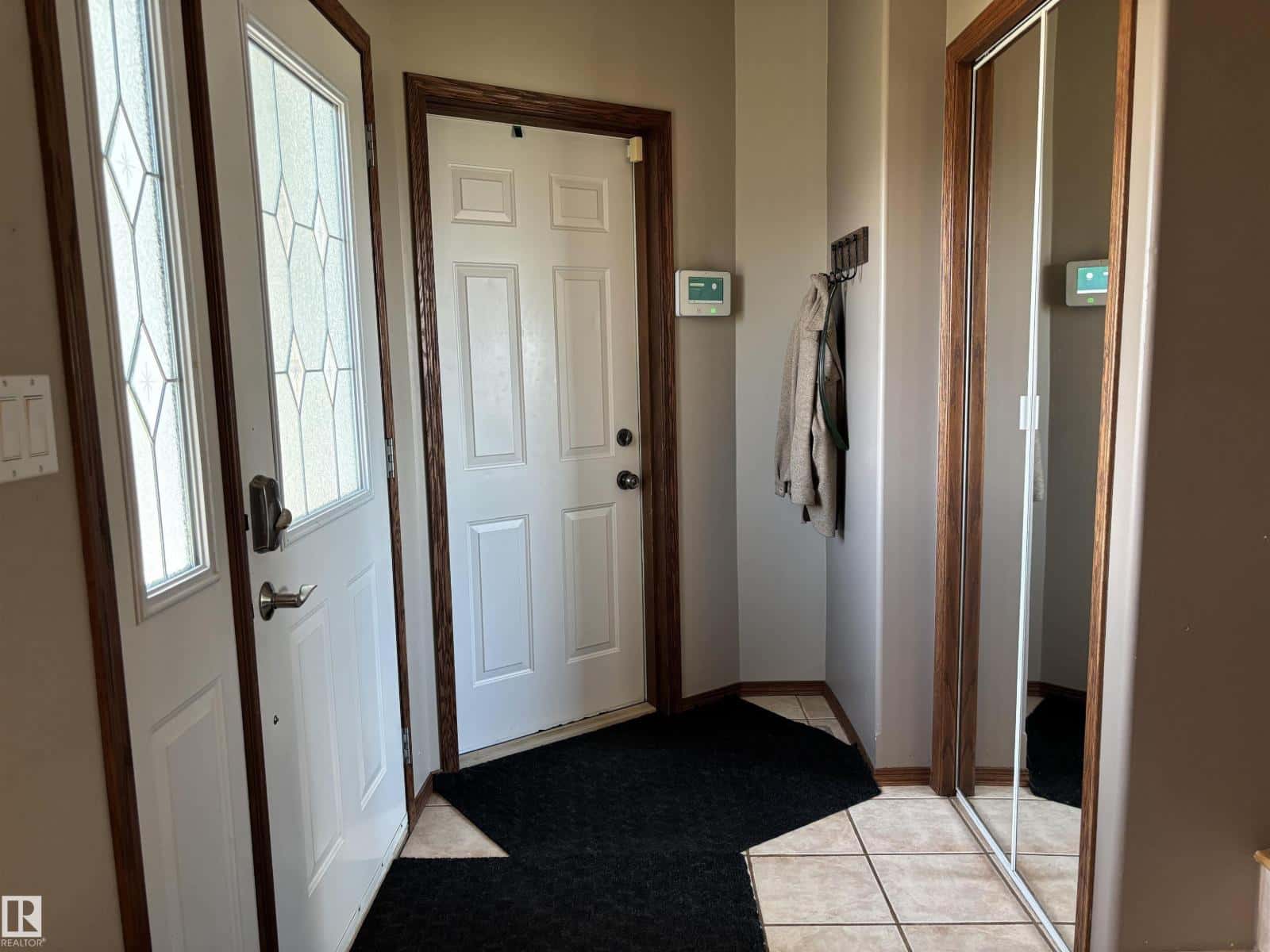 5314 52 AV — Elk Point, Alberta - Photo 4 of 34