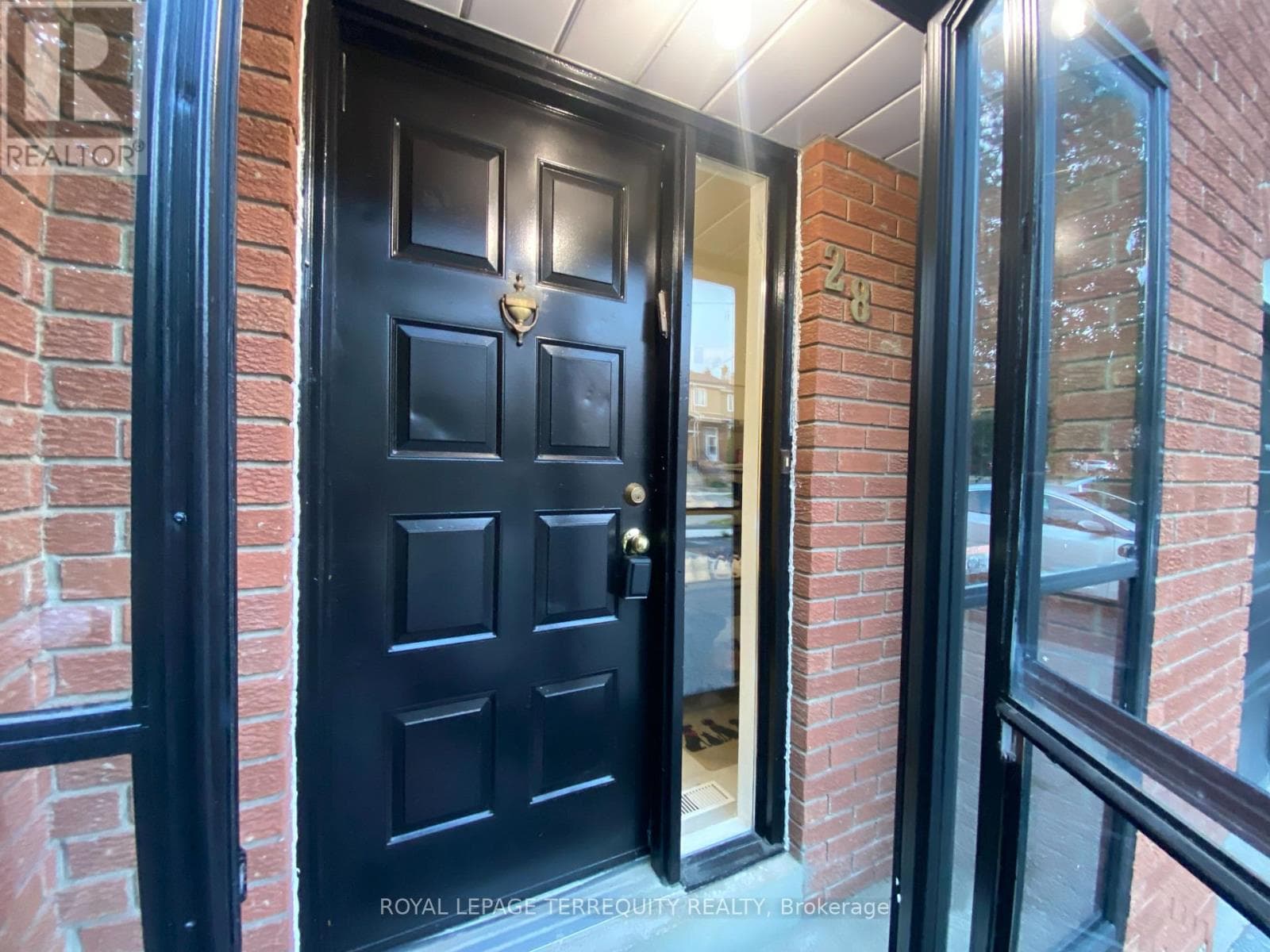 28 FESTIVAL DRIVE — Toronto (Westminster-Branson), Ontario - Main photo