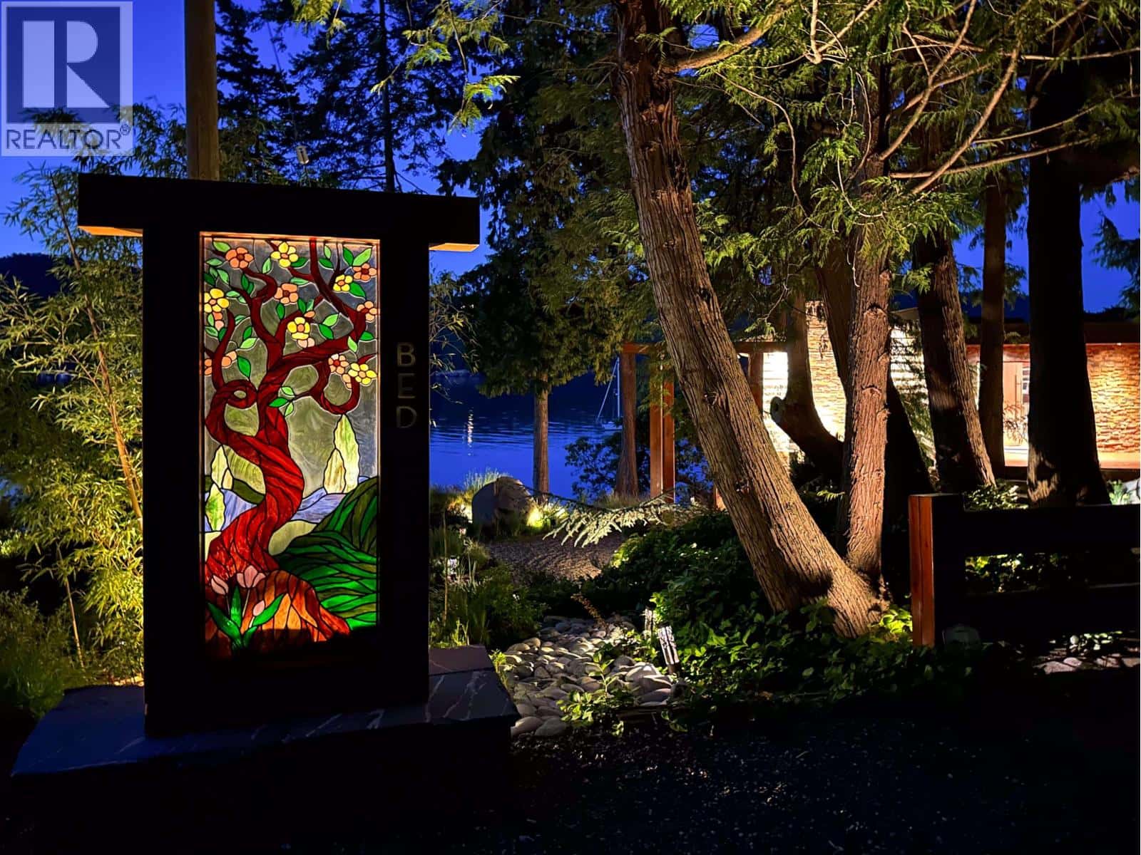 7909 BEDWELL DRIVE — Pender Island, British Columbia - Photo 4 of 40