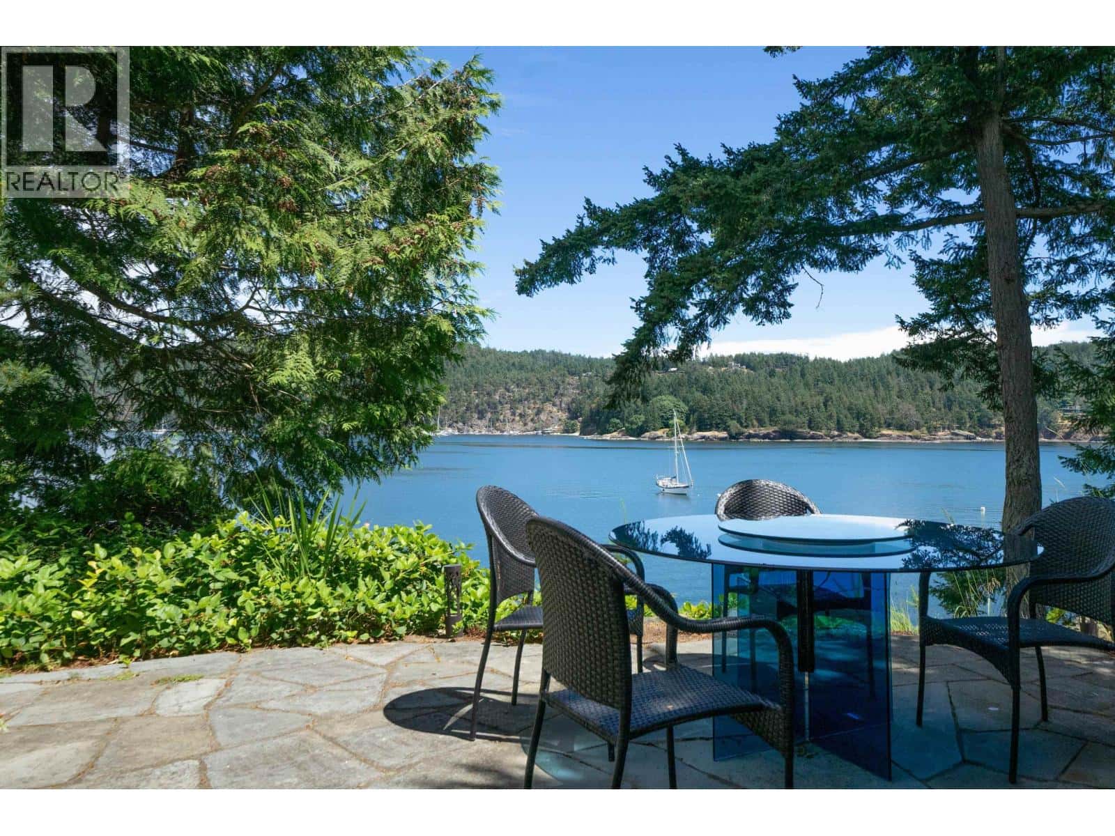 7909 BEDWELL DRIVE — Pender Island, British Columbia - Photo 5 of 40