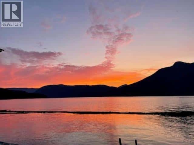 11136 POWELL LAKE — Powell River, British Columbia - Photo 3 of 28