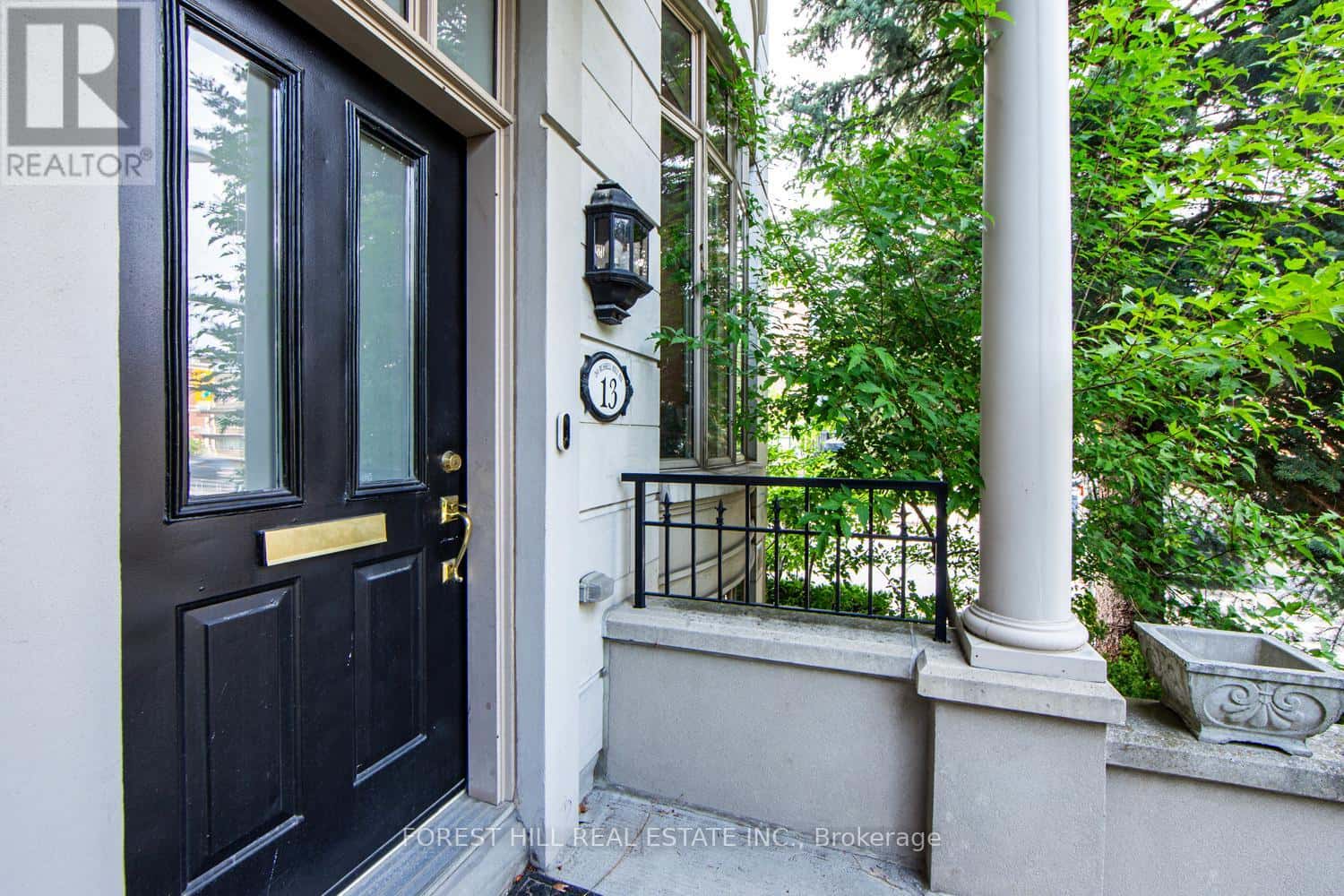 13 - 260 RUSSELL HILL ROAD — Toronto (Casa Loma), Ontario - Photo 2 of 47