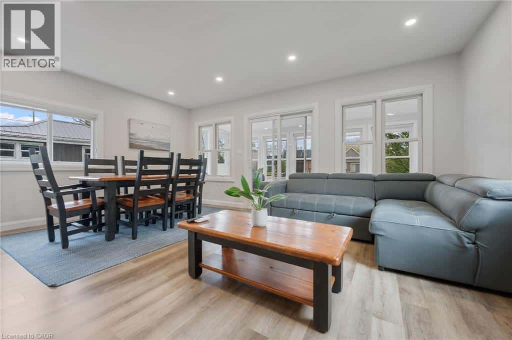 219 CEDAR Drive — Turkey Point, Ontario - Photo 5 of 30