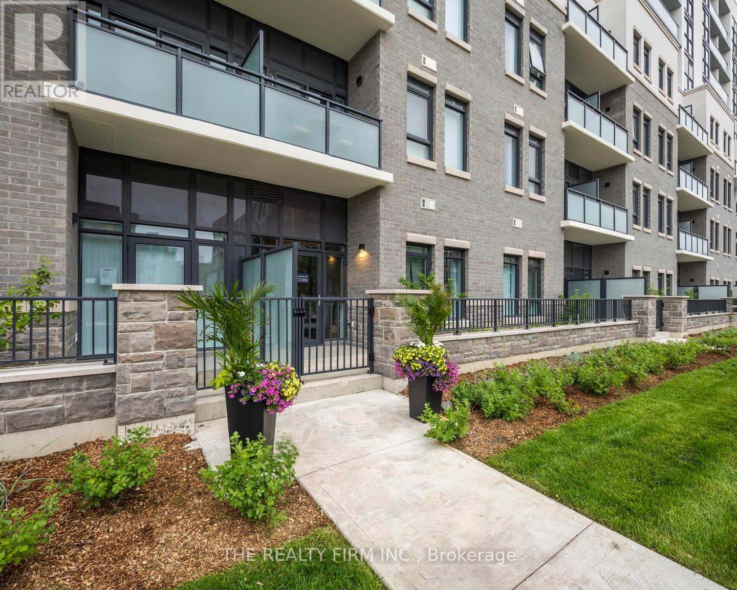 405 - 375 SOUTH STREET — London East (East K), Ontario - Photo 2 of 68