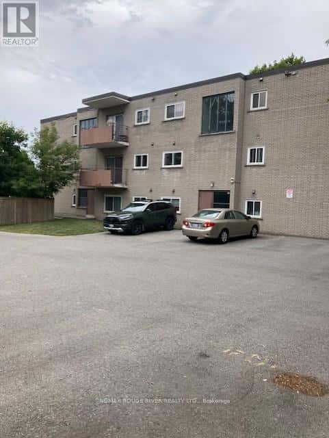 102 FRONT STREET E — Whitby (Port Whitby), Ontario - Photo 2 of 15