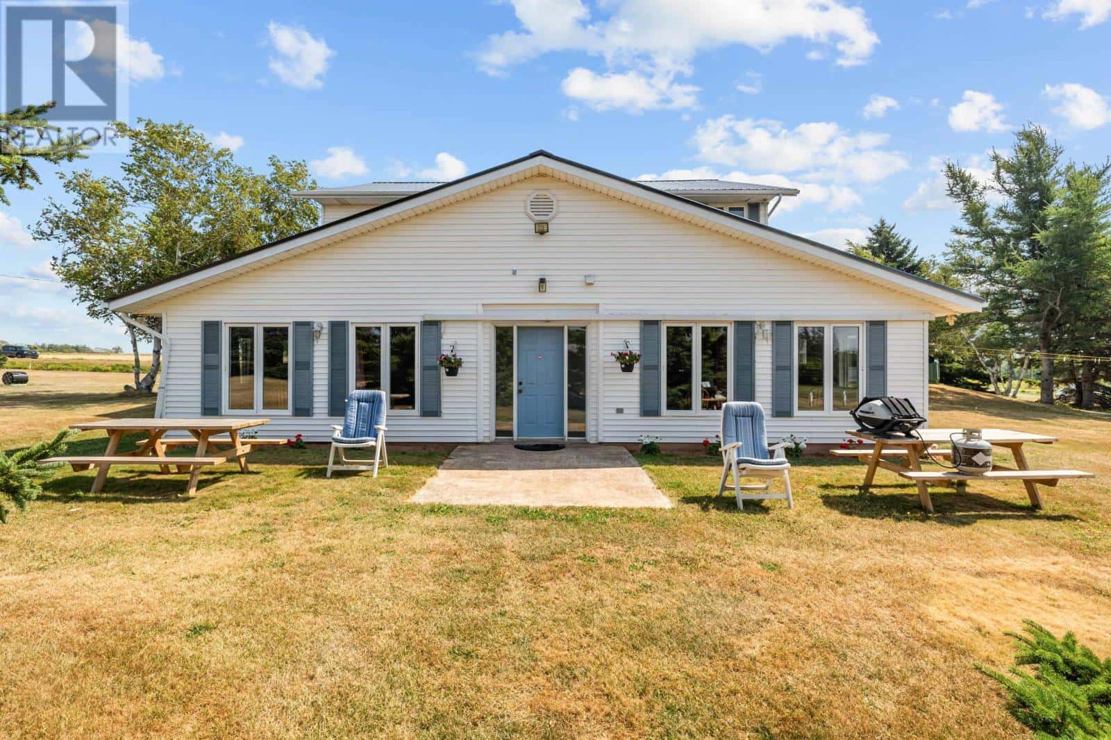 14988 Northside Road — Cable Head East, Prince Edward Island - Photo 4 of 47