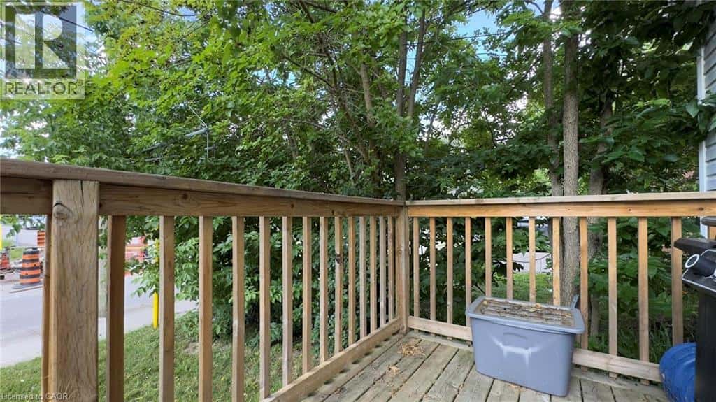 34 SAUNBY Street — London, Ontario - Photo 4 of 27