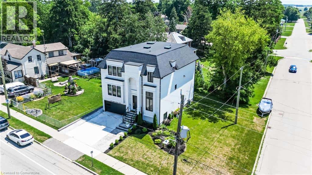 28 OXFORD Street — Drumbo, Ontario - Photo 3 of 45