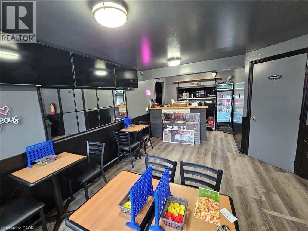 4-6 BOND STREET Street W — Oshawa, Ontario - Photo 3 of 7