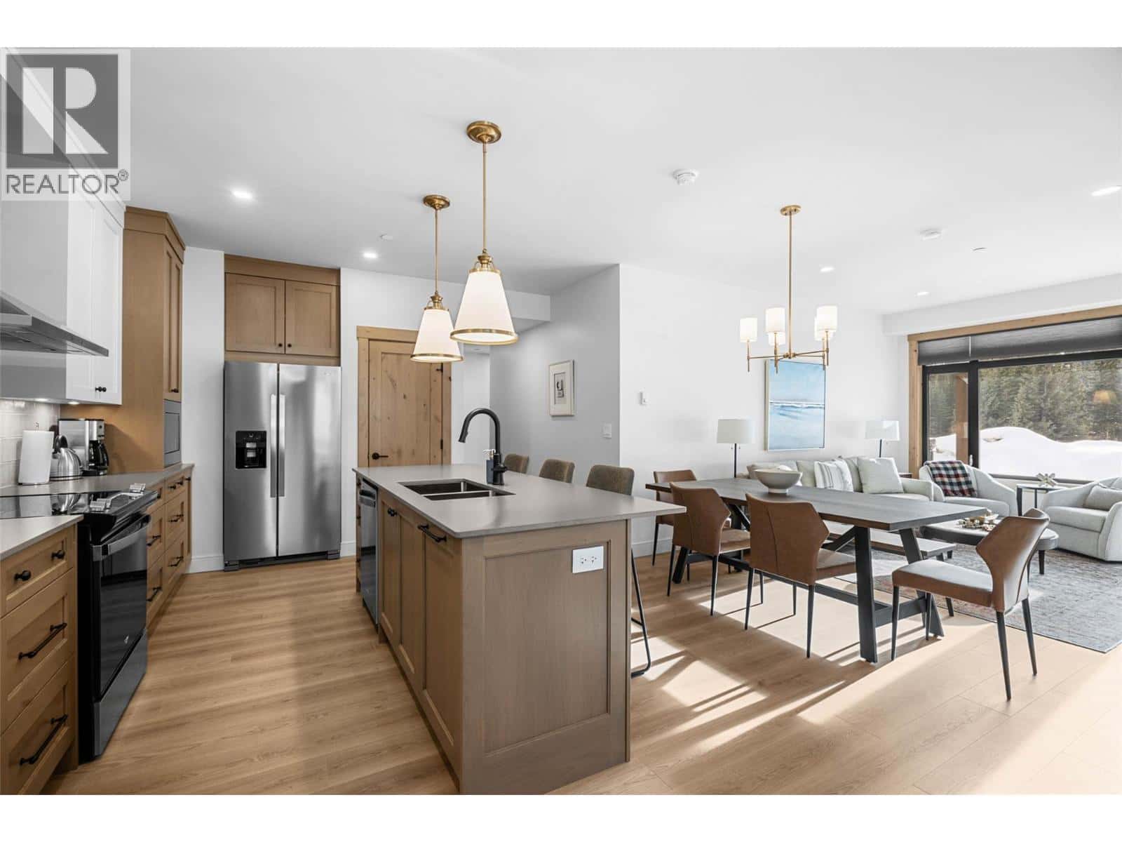 7005 MCGILLIVRAY LAKE Drive Unit# 17 — Sun Peaks, British Columbia - Photo 3 of 36