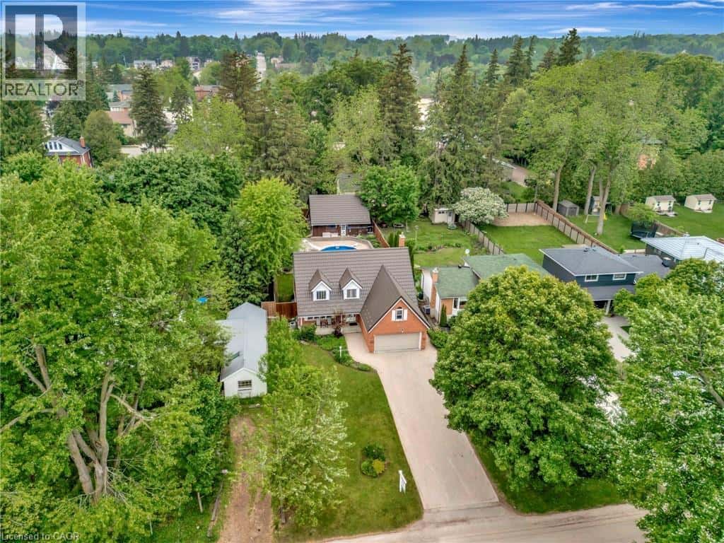 145 ALBERT Street E — Fergus, Ontario - Photo 4 of 49