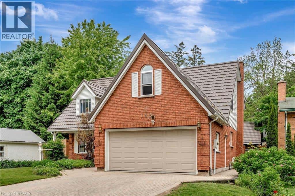 145 ALBERT Street E — Fergus, Ontario - Photo 2 of 49