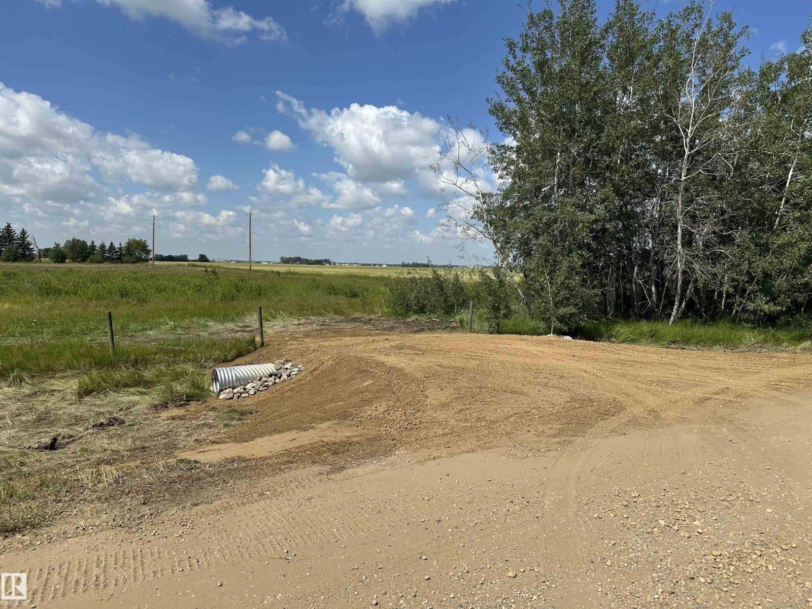 Hwy 613 Rge Rd 235 — Rural Wetaskiwin County, Alberta - Photo 5 of 8