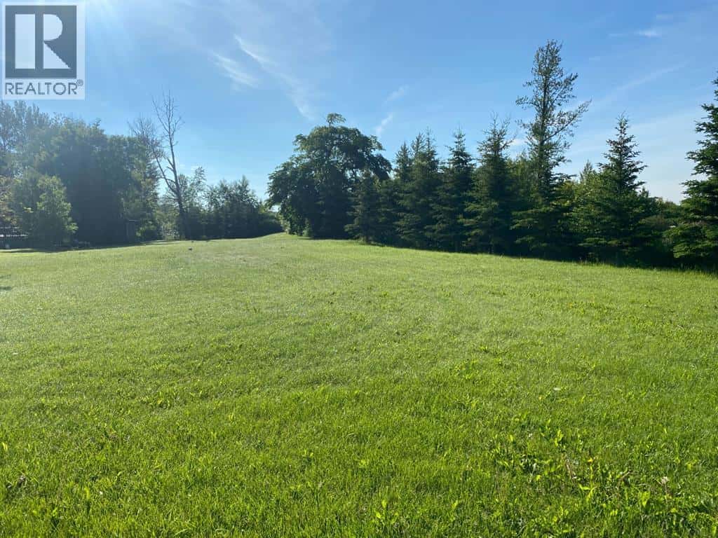 201 3A Street NE — Slave Lake, Alberta - Photo 5 of 6