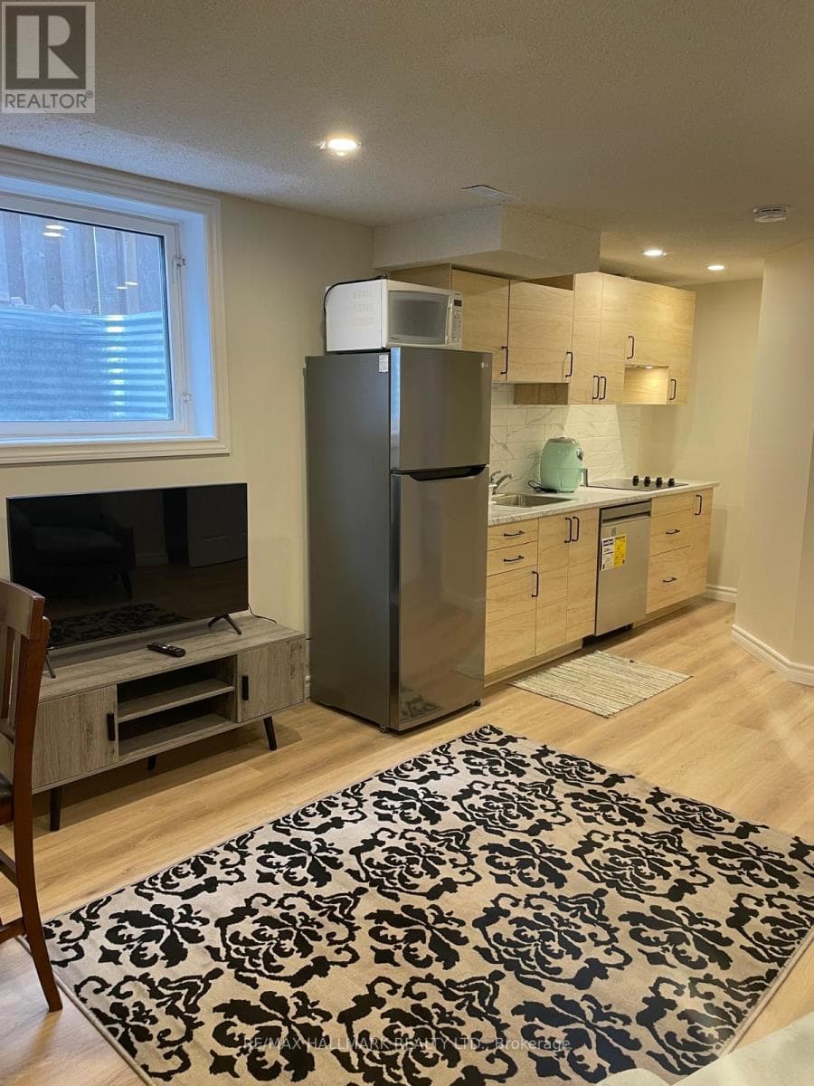 BASEMENT UNIT#1 - 37 CRYSTAL DRIVE — Richmond Hill (Mill Pond), Ontario - Main photo