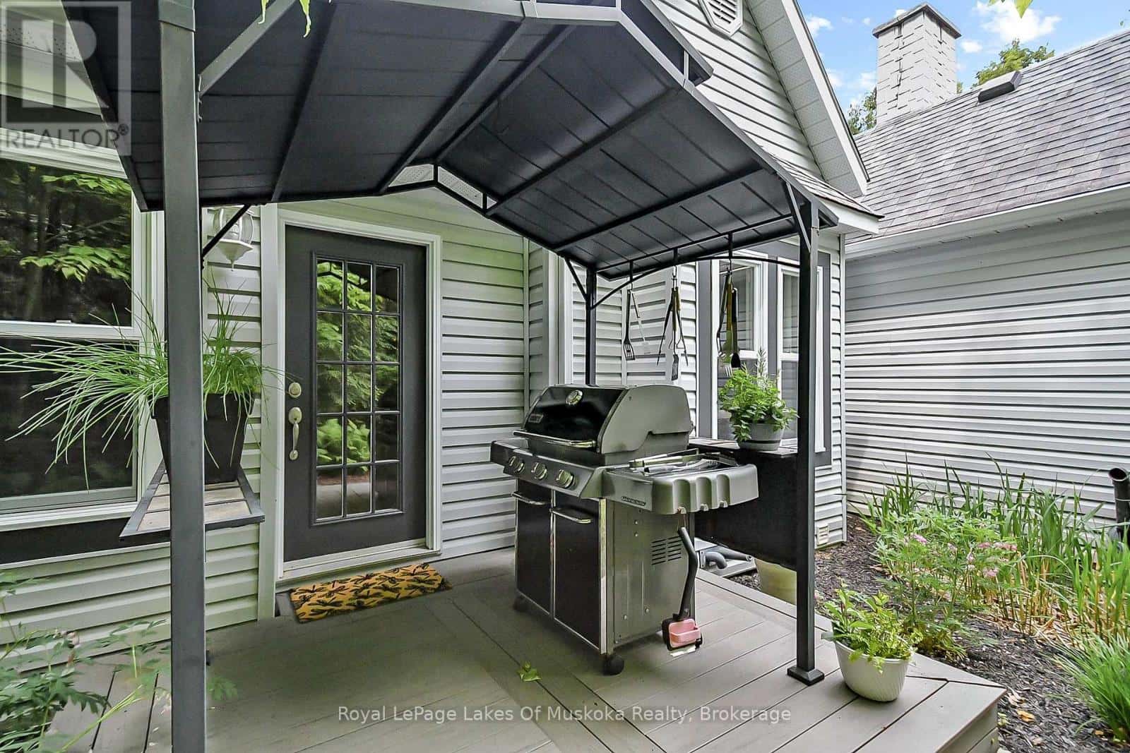 Bracebridge (Draper), Ontario — Bracebridge (Draper), Ontario - Photo 5 of 43