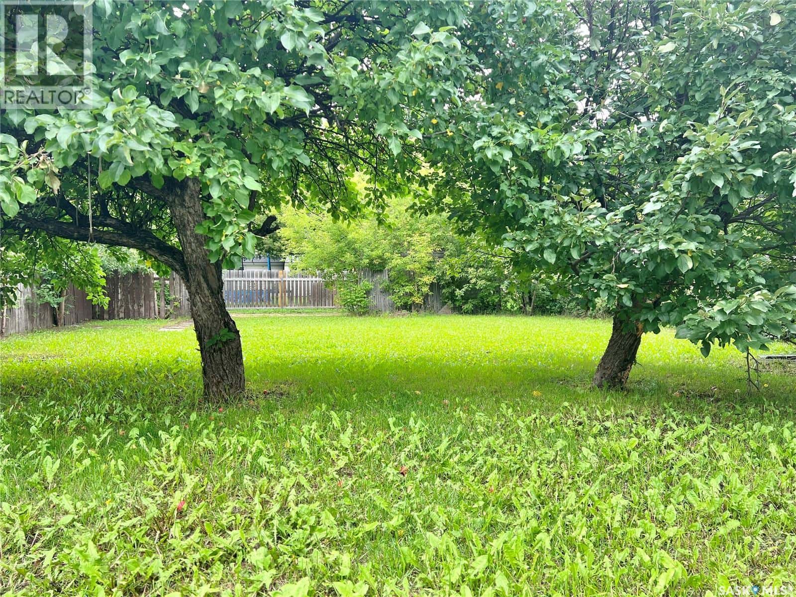 211 2nd AVENUE S — Melfort, Saskatchewan - Photo 5 of 29