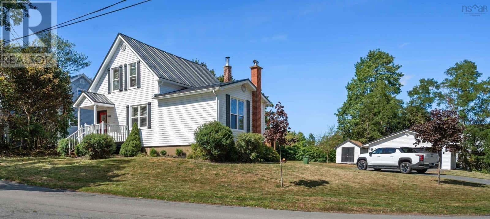 1946 West Street — Westville, Nova Scotia - Photo 3 of 49