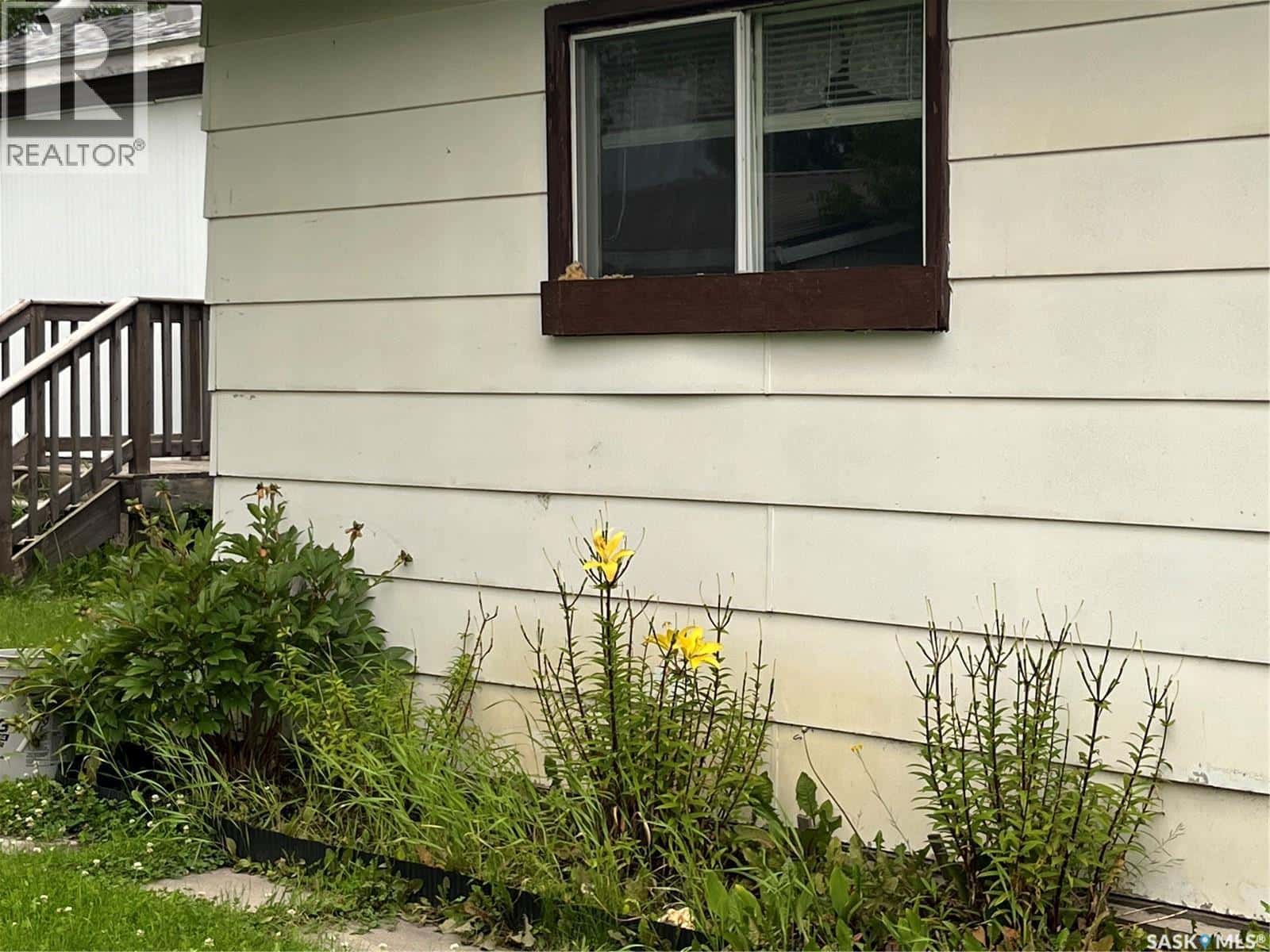 209 1st STREET W — Meath Park, Saskatchewan - Photo 4 of 24