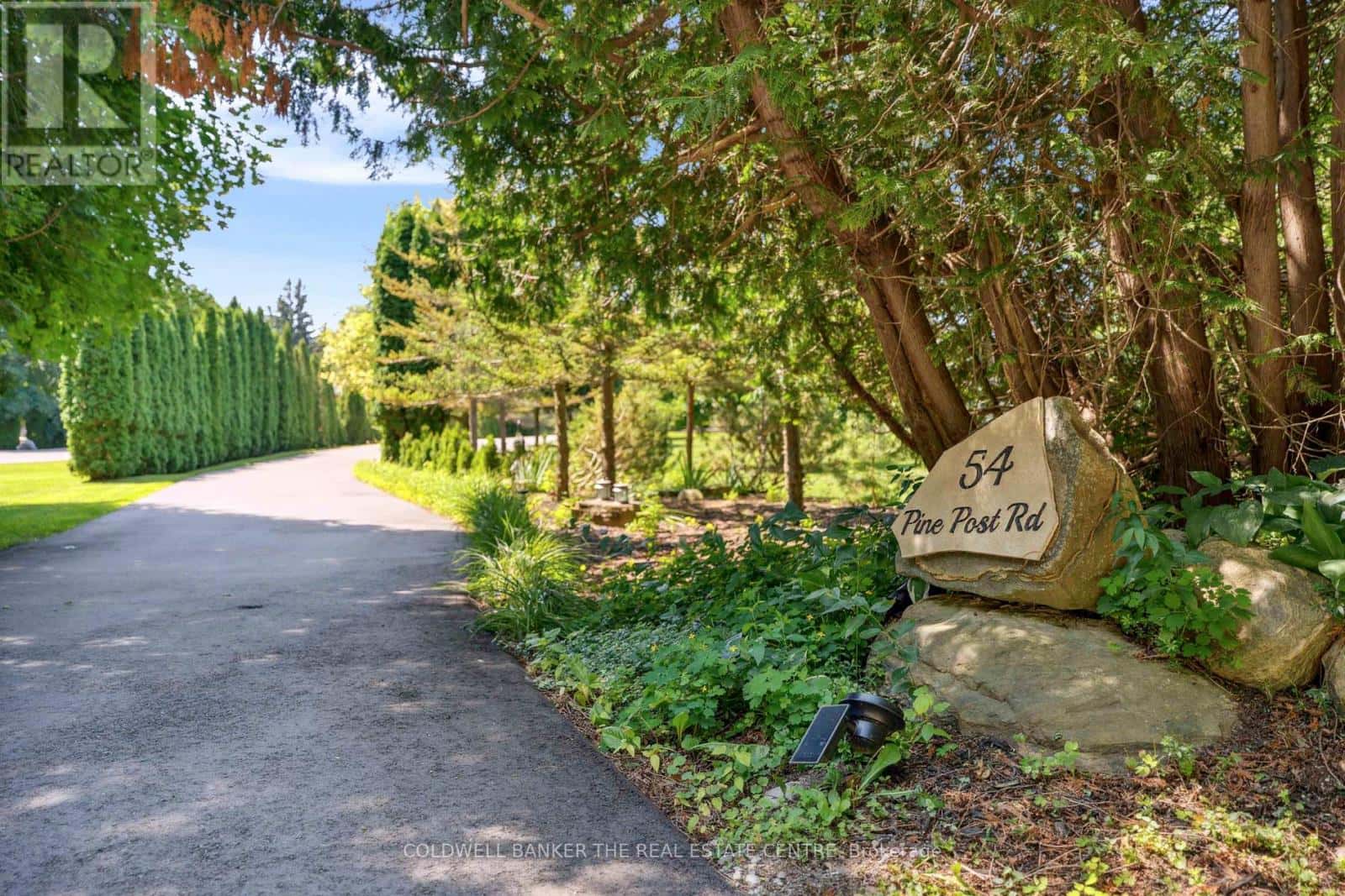 54 PINE POST ROAD — Georgina (Historic Lakeshore Communities), Ontario - Photo 2 of 98