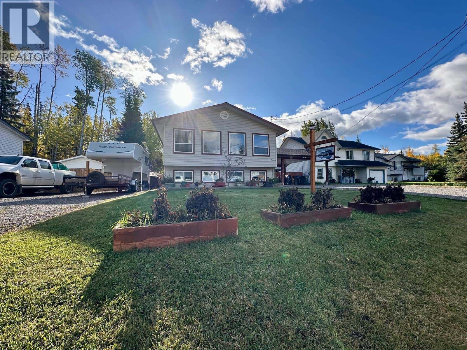 1465 WILLOW STREET — Telkwa, British Columbia - Photo 3 of 40