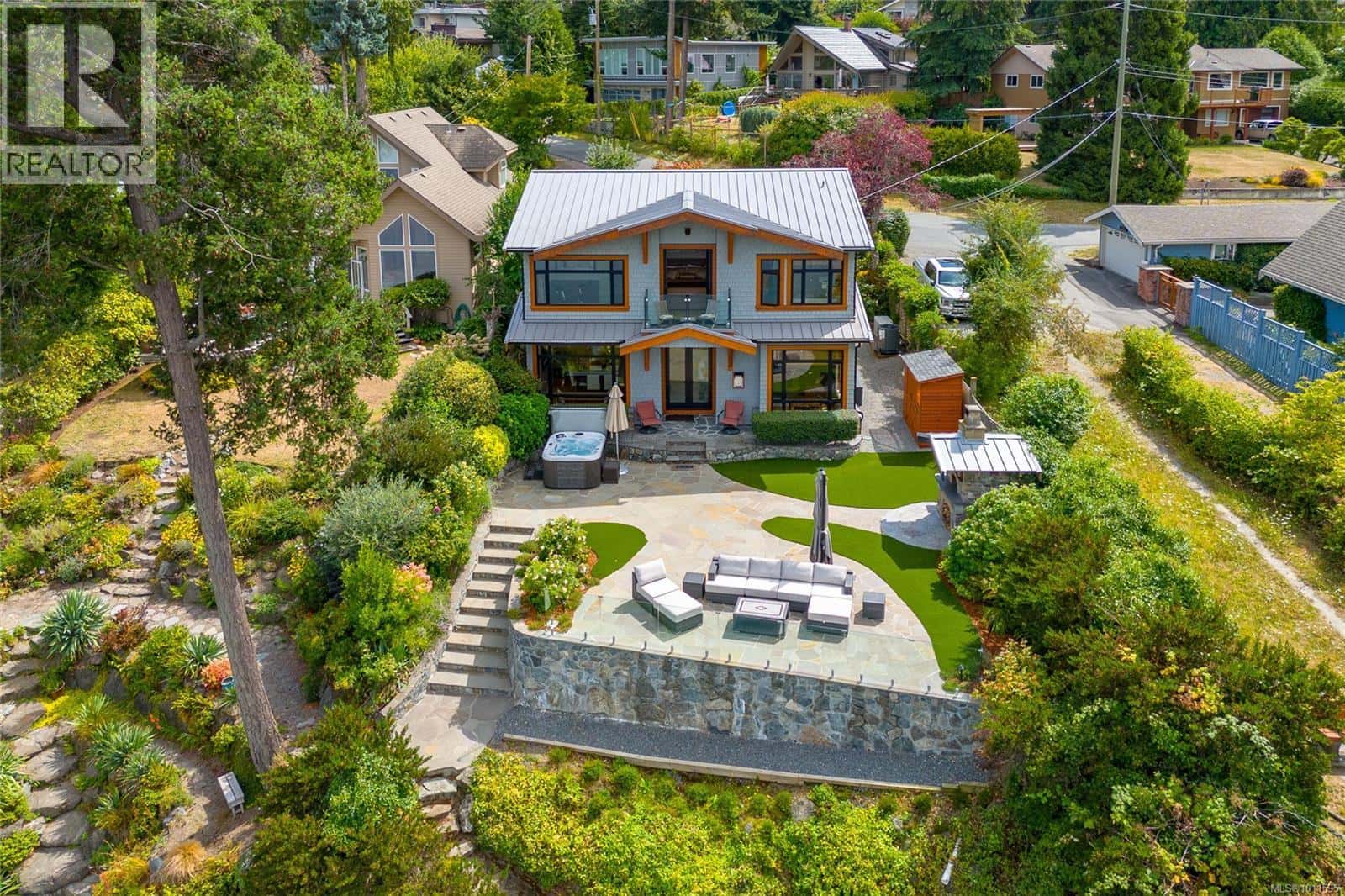 580 Meldram Dr — North Saanich, British Columbia - Photo 3 of 64