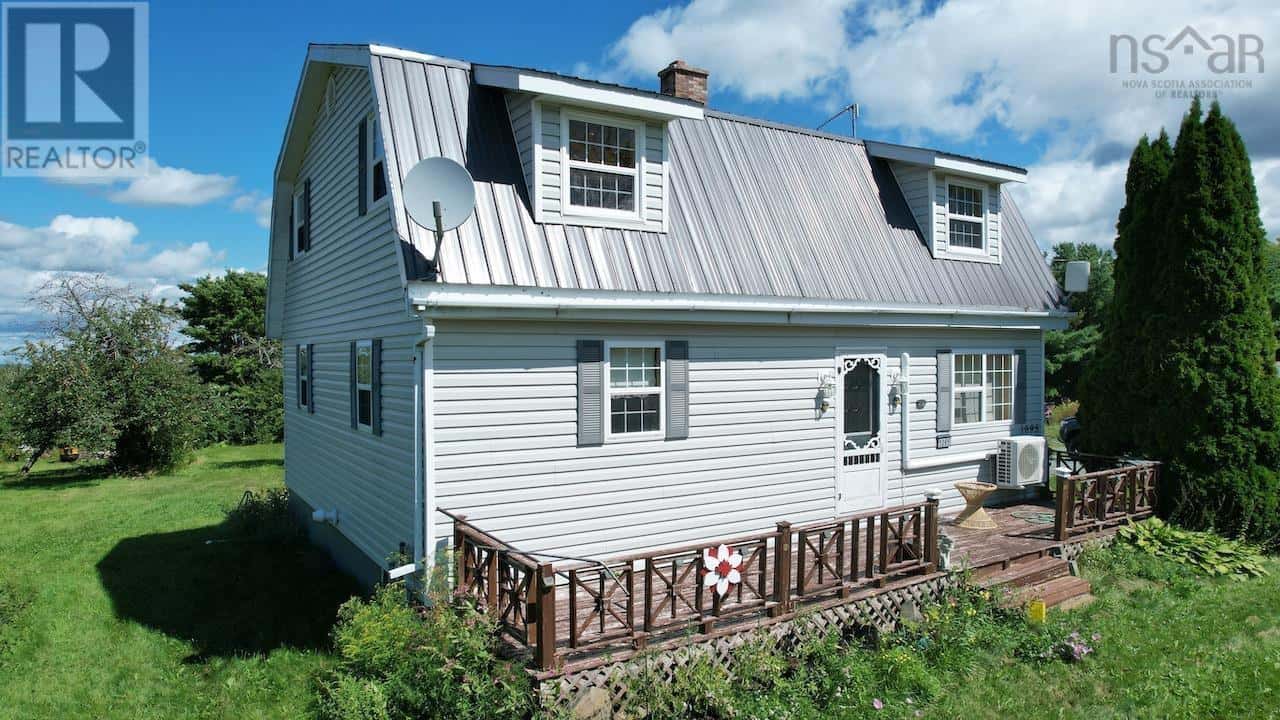 1095 Hansford Road — Oxford, Nova Scotia - Photo 3 of 38