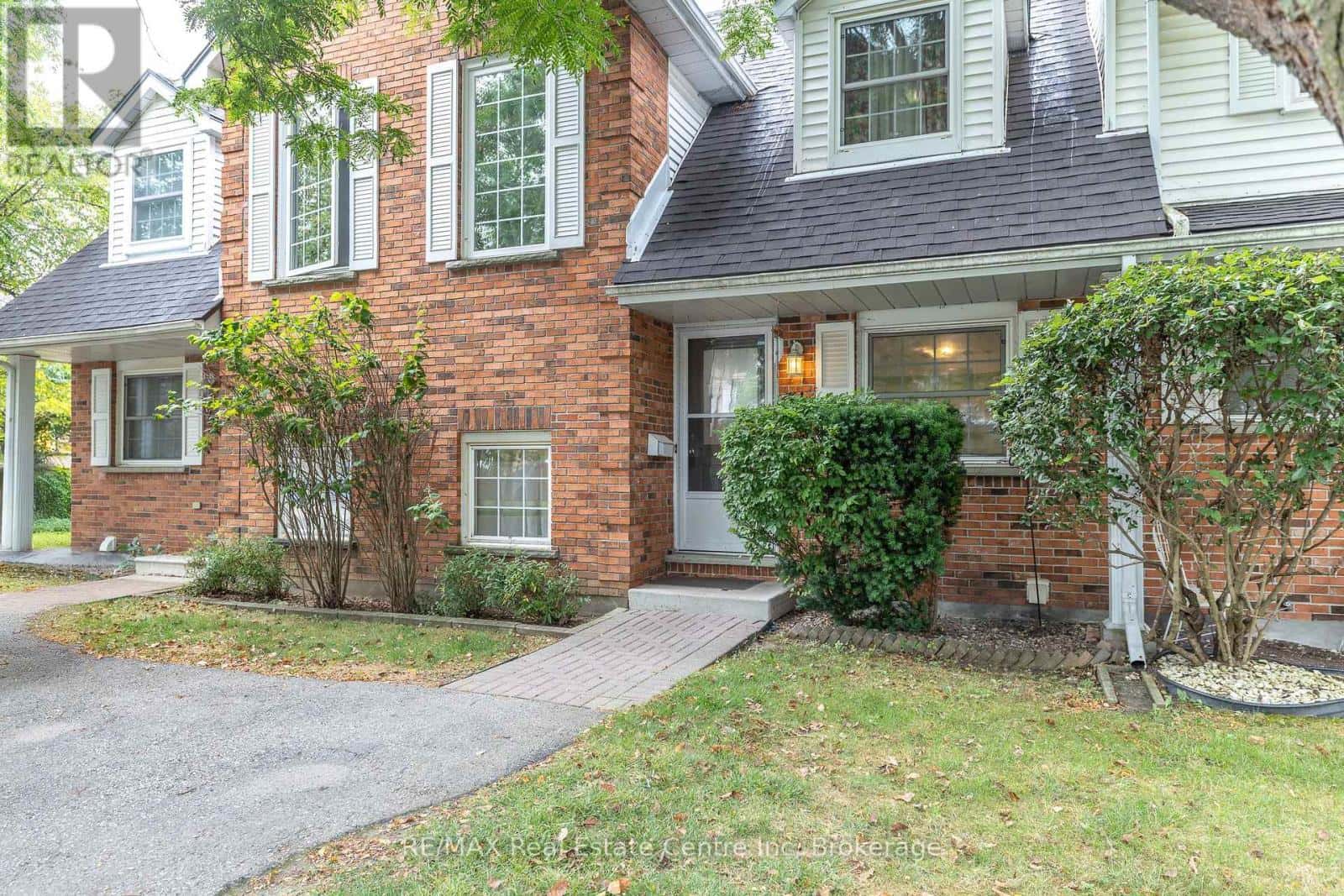 74 - 129 VICTORIA ROAD N — Guelph (Grange Road), Ontario - Photo 2 of 48