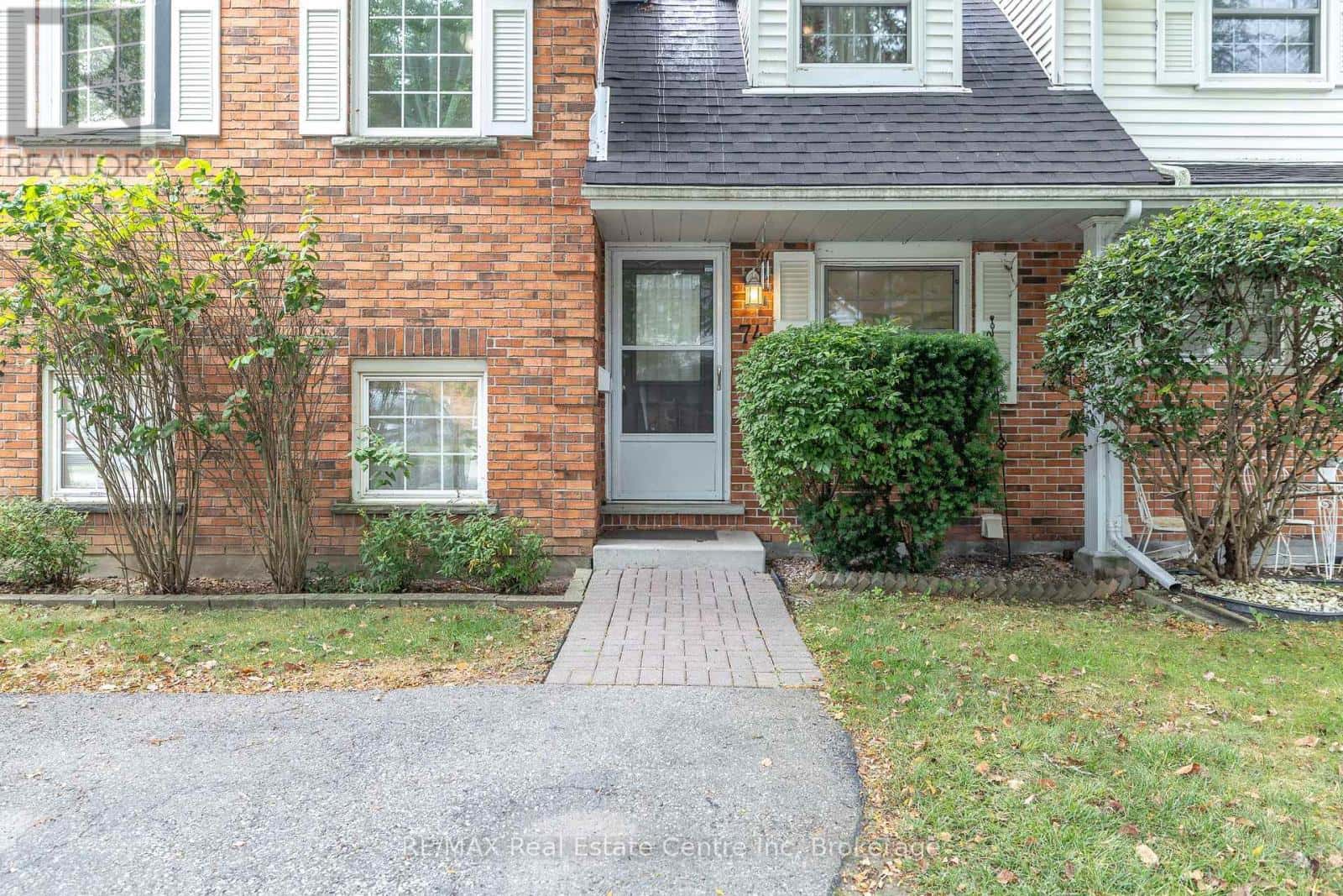 74 - 129 VICTORIA ROAD N — Guelph (Grange Road), Ontario - Photo 3 of 48