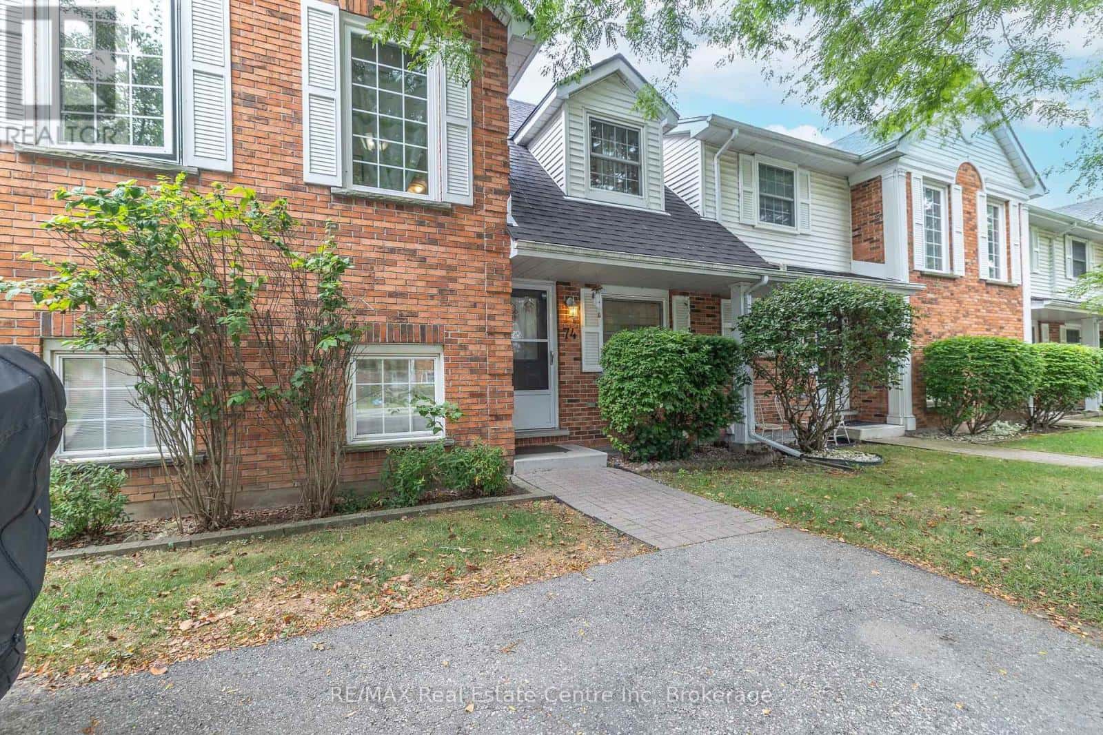 74 - 129 VICTORIA ROAD N — Guelph (Grange Road), Ontario - Photo 4 of 48