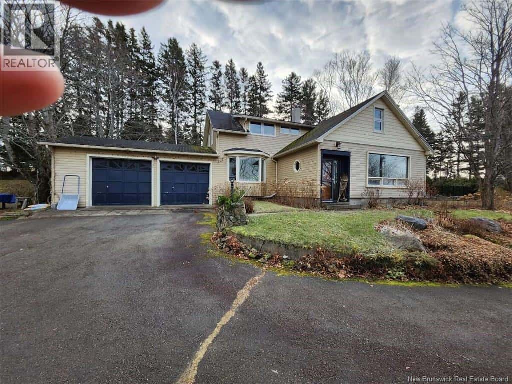 10575 Rue Principal — Saint-Louis-De-Kent, New Brunswick - Photo 4 of 50