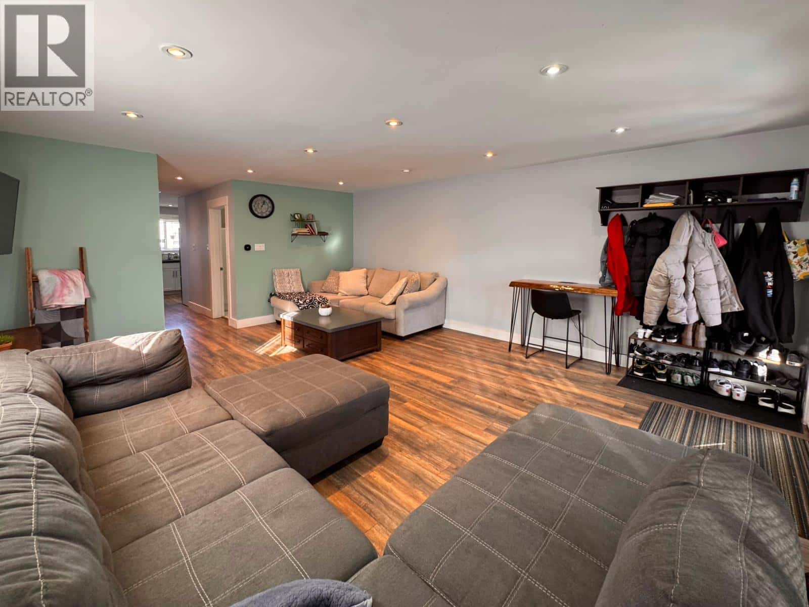 419 E 6TH AVENUE — Prince Rupert, British Columbia - Photo 4 of 17