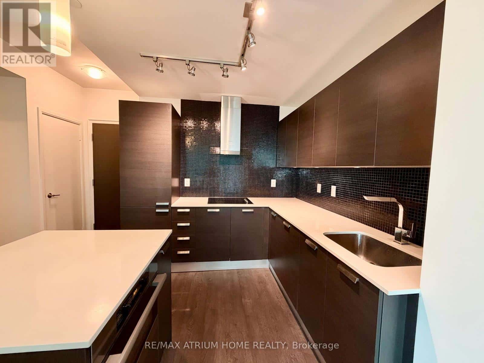 2706 - 9 BOGERT AVENUE — Toronto (Lansing-Westgate), Ontario - Photo 3 of 17