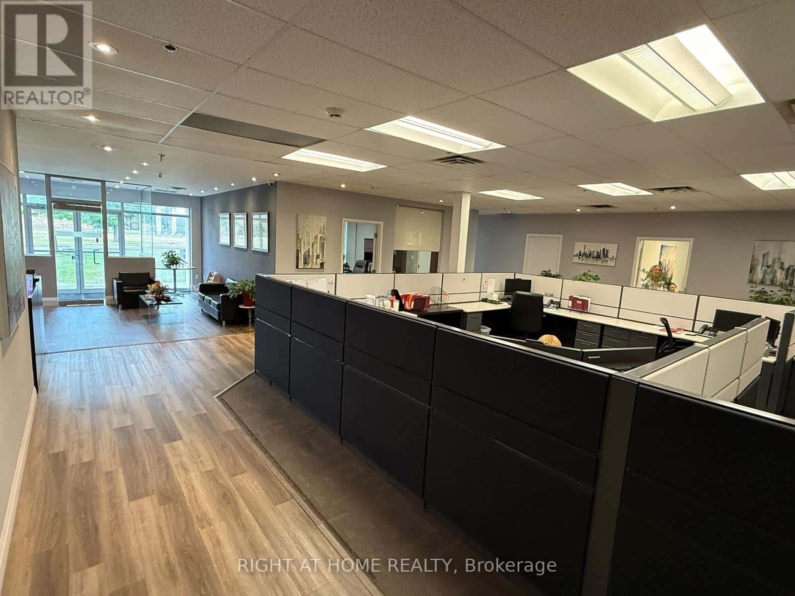 OFFICE D - 300 SUPERTEST ROAD — Toronto (York University Heights), Ontario - Photo 4 of 26