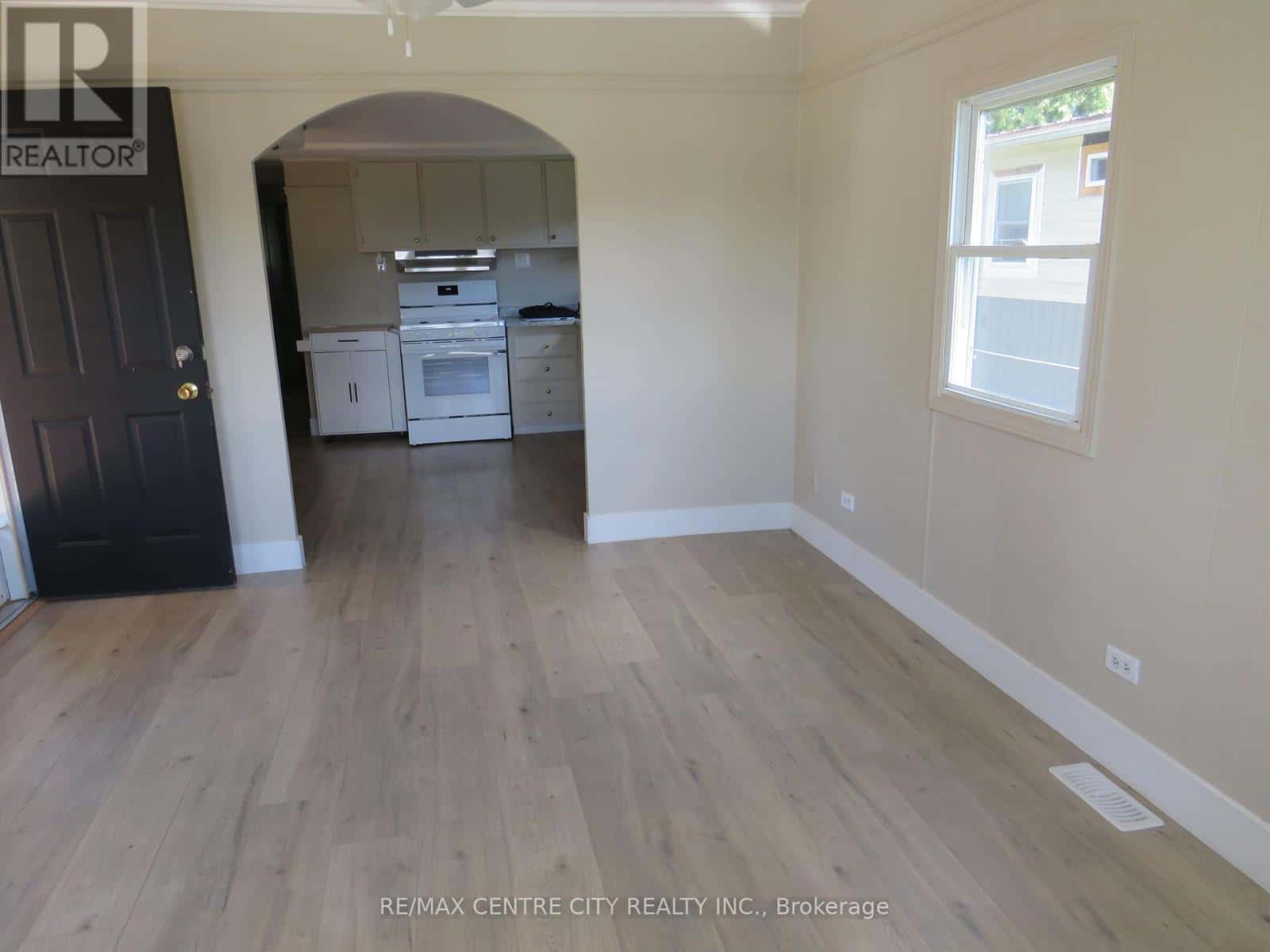 120 - 2189 DUNDAS STREET E — London East (East I), Ontario - Photo 5 of 25